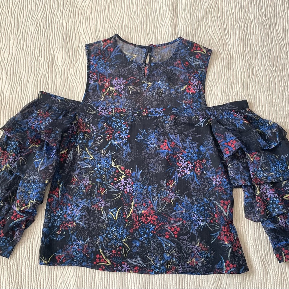 H&M Cold Shoulder Top - Picture 5 of 8